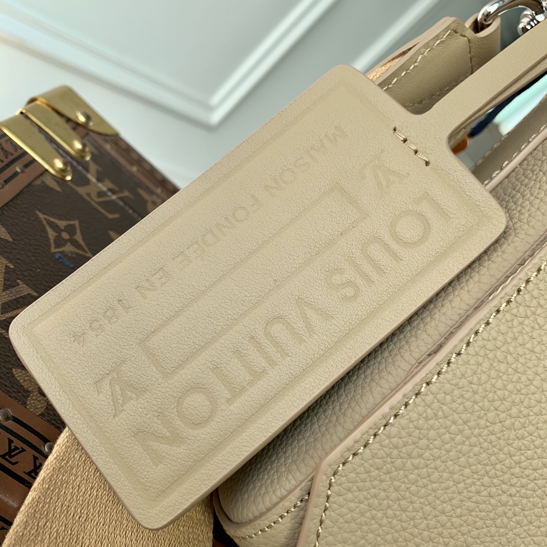 Louis Vuitton Aerogram Messenger Bag-28 x 24 x 10CM