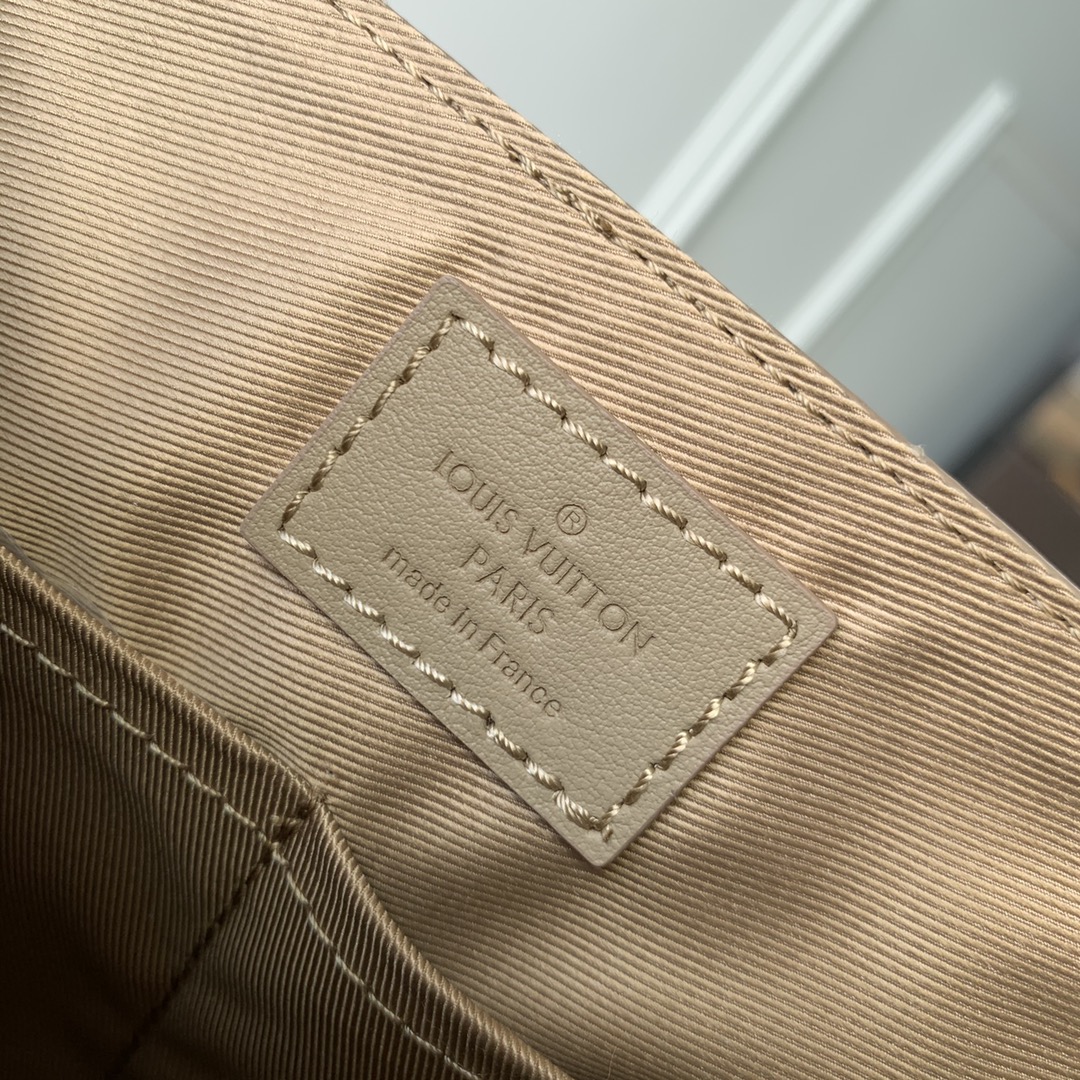 Louis Vuitton Aerogram Messenger Bag-28 x 24 x 10CM