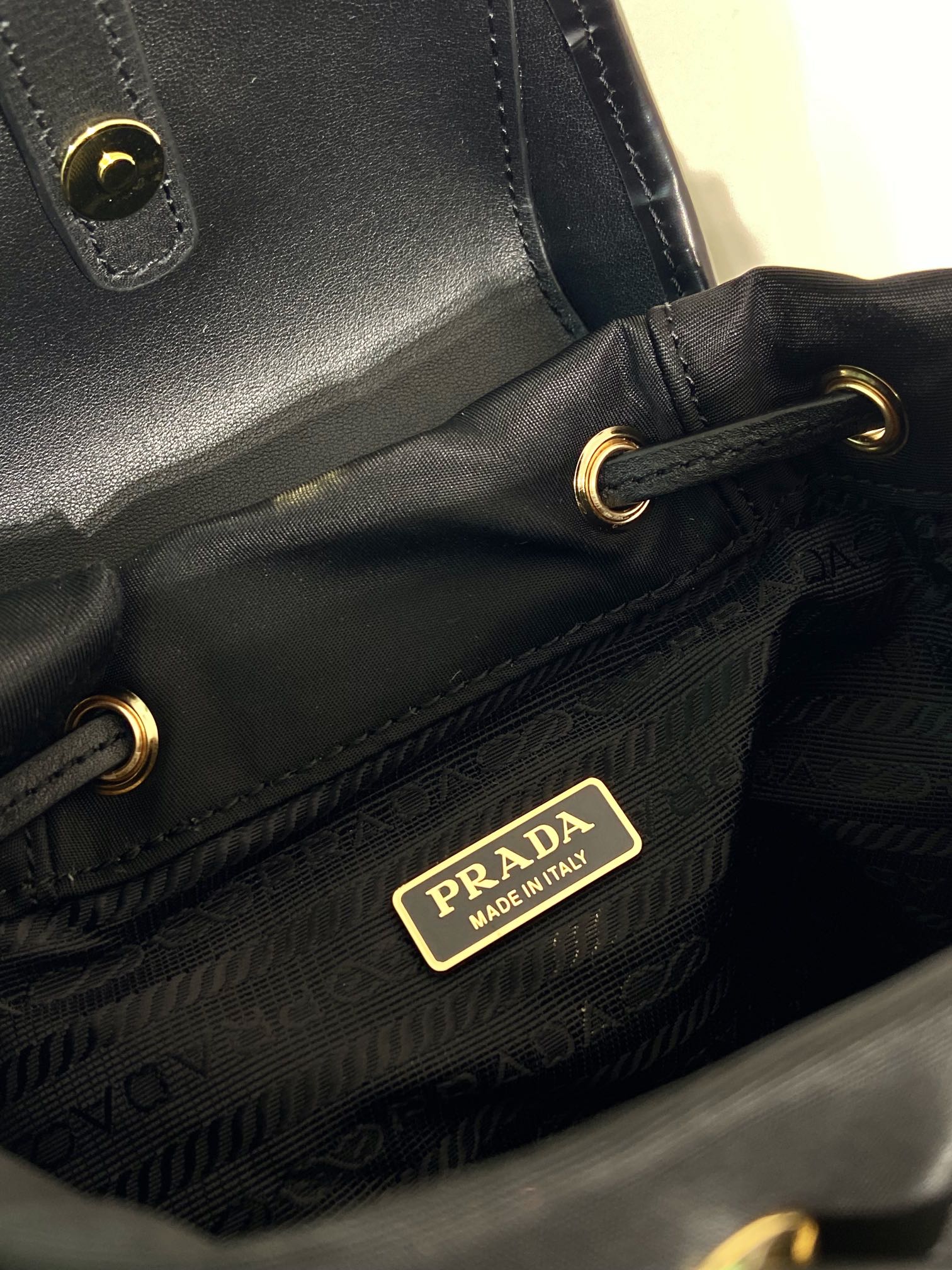 Prada Backpack 1BZ075 -16*18*10.5CM Prada Backpack 1BZ075 -16*18*10.5CM