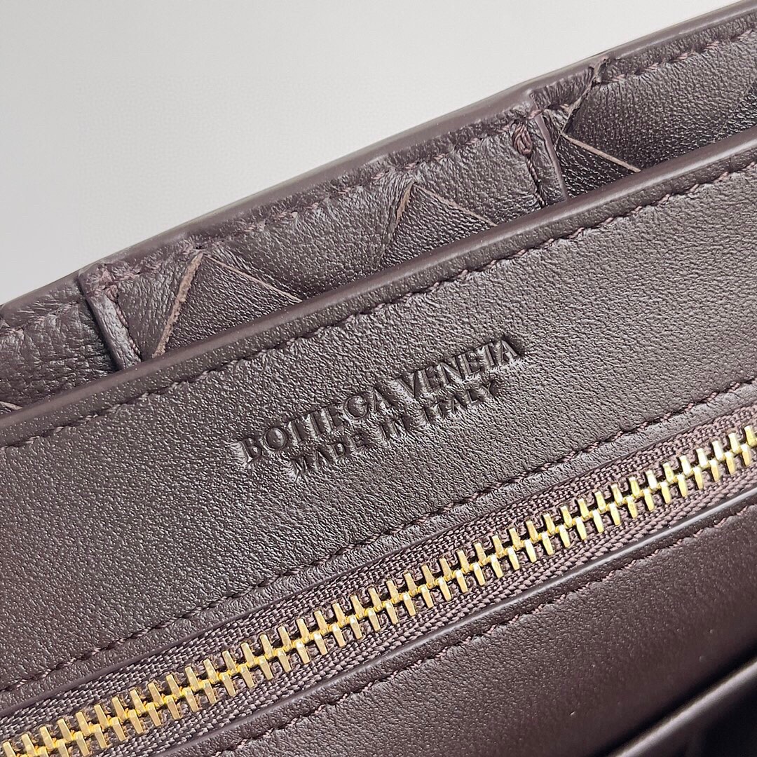Bottega Veneta Andiamo-32*24*12CM