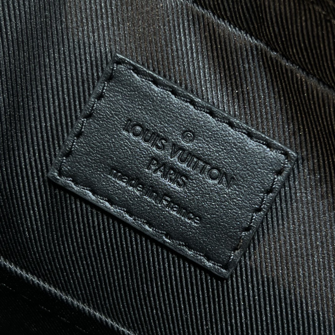Louis Vuitton Trio Messenger Bag -M22481-25 x 18.5 x 7CM