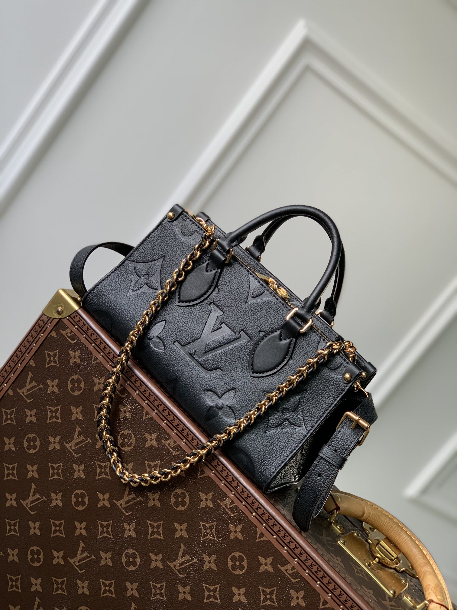 Louis Vuitton OnTheGo East West Handbag-M23640-25*13*10CM