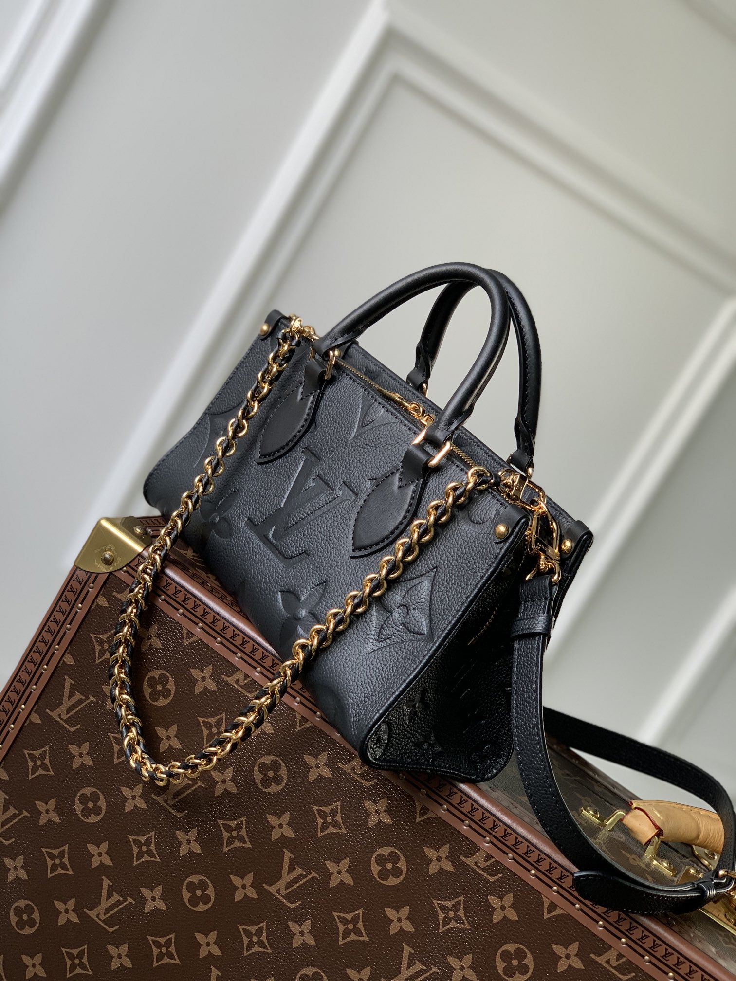Louis Vuitton OnTheGo East West Handbag-M23640-25*13*10CM