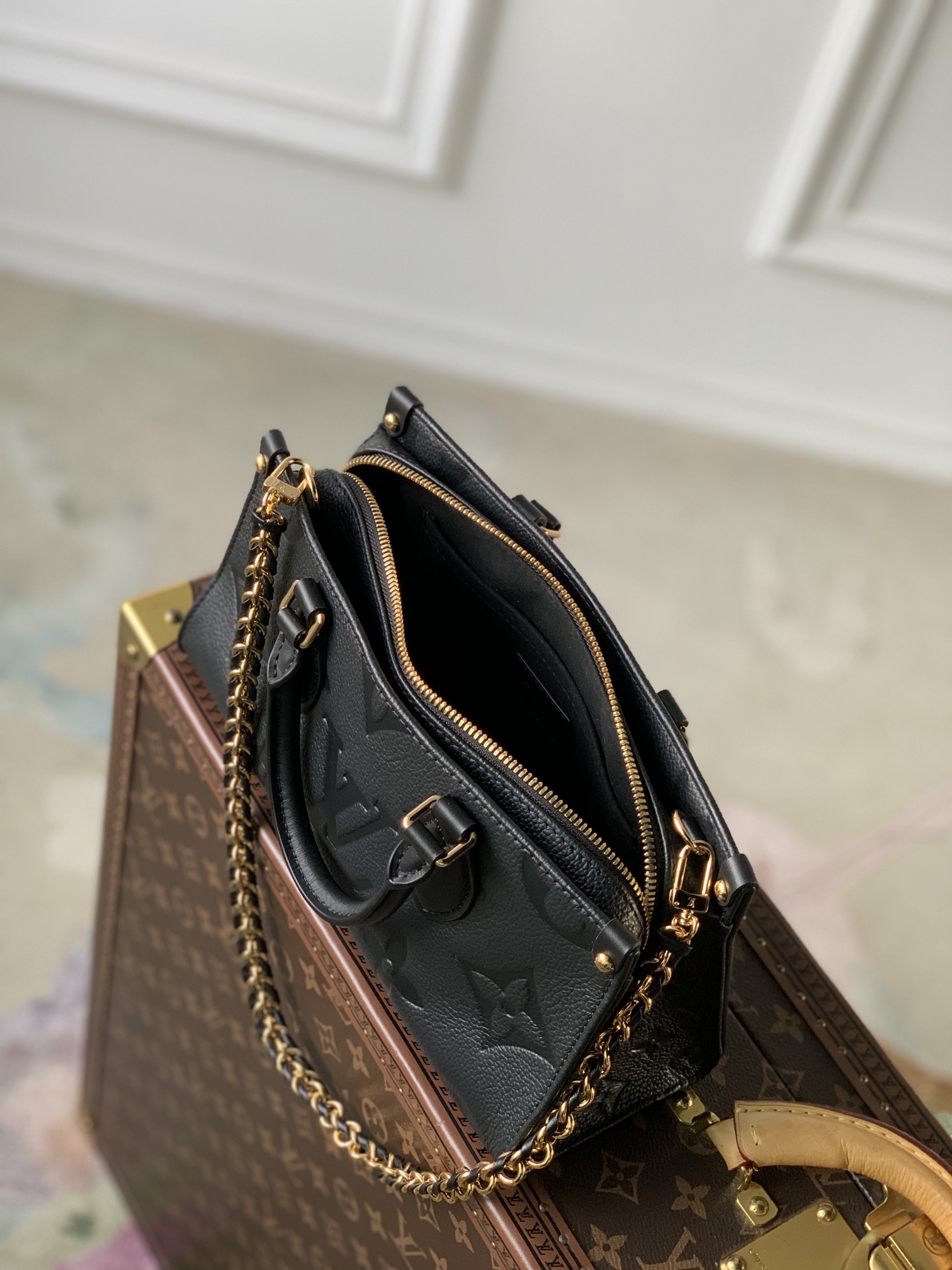 Louis Vuitton OnTheGo East West Handbag-M23640-25*13*10CM