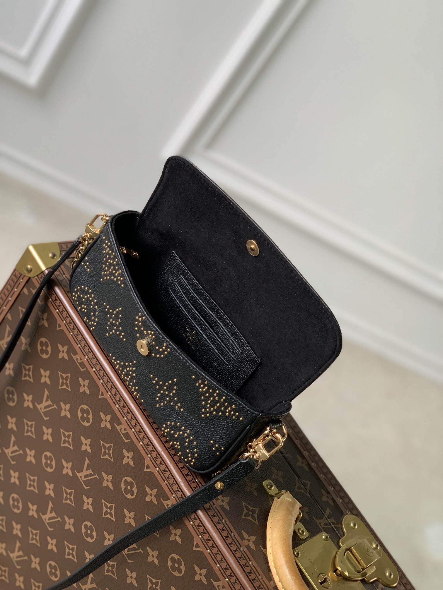 Louis Vuitton Wallet on Chain Ivy-23.5 x 12.0 x 4.3 CM