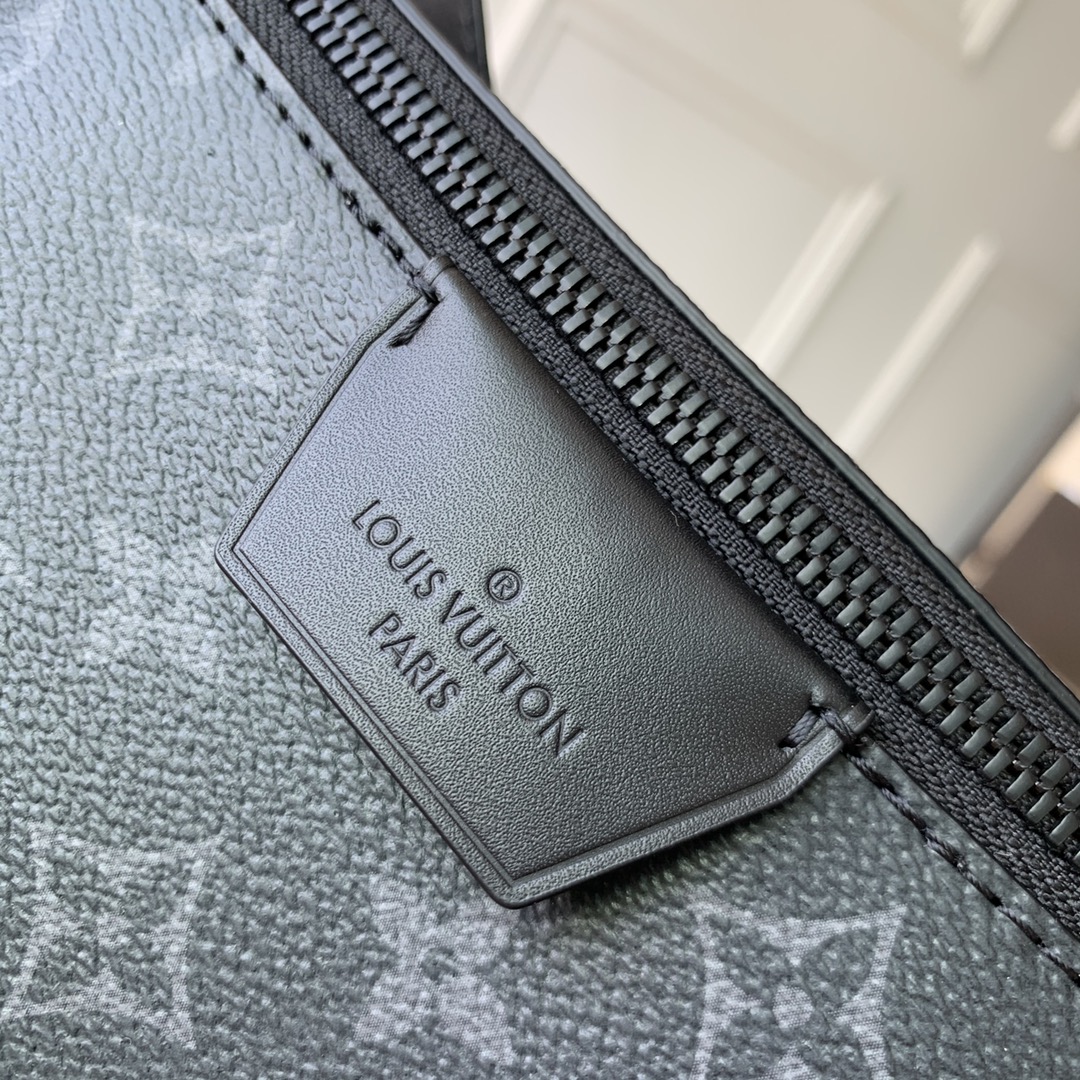 Louis Vuitton Moon Crossbody Bag-24.5 x 16 x 4.55CM Louis Vuitton Moon Crossbody Bag-24.5 x 16 x 4.55CM