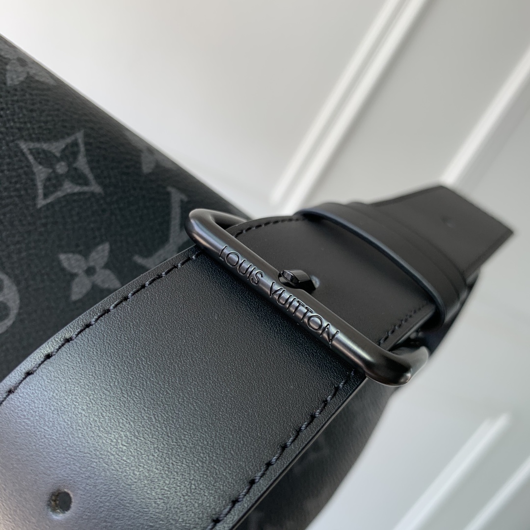 Louis Vuitton Moon Crossbody Bag-24.5 x 16 x 4.55CM Louis Vuitton Moon Crossbody Bag-24.5 x 16 x 4.55CM