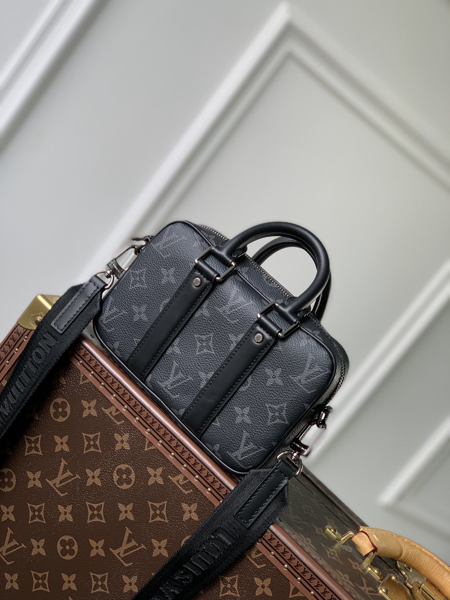 Louis Vuitton Nano Porte Documents Voyage Bag-20 x 13 x 5.5CM