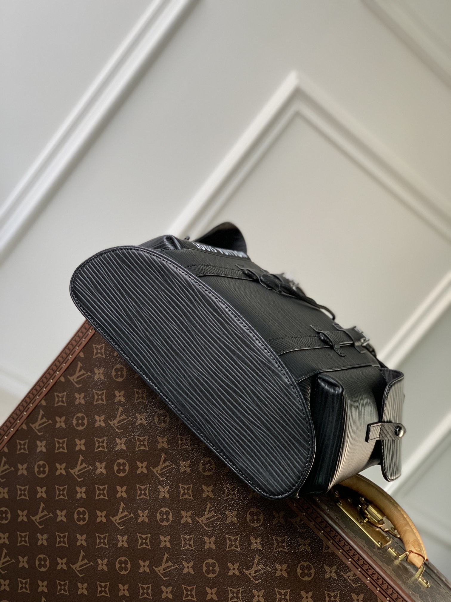 Louis Vuitton x YK Christopher Backpack M21978-38*44*21CM