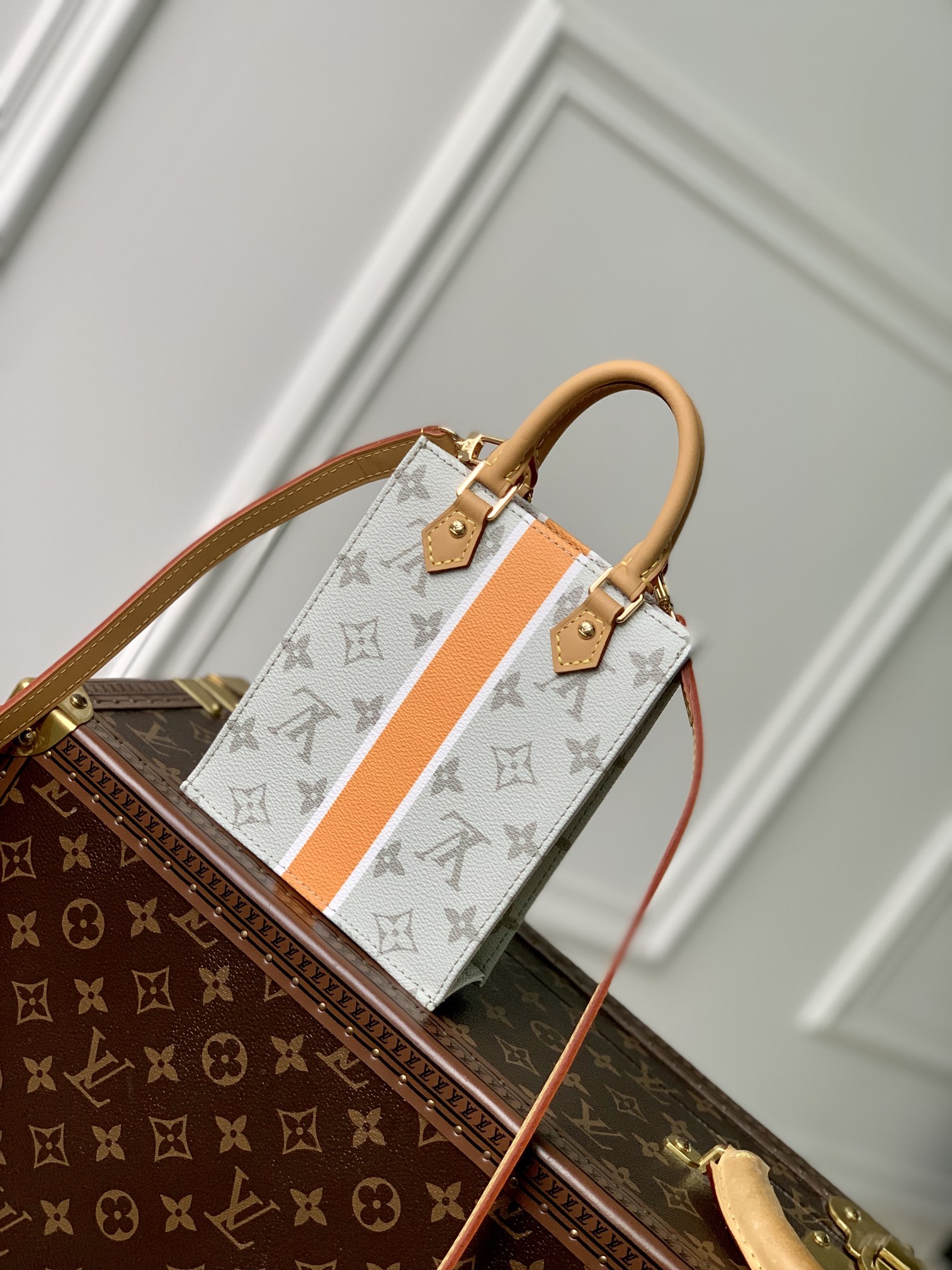 Louis Vuitton Petit Sac Plat -14 x 17 x 5CM Louis Vuitton Petit Sac Plat -14 x 17 x 5CM