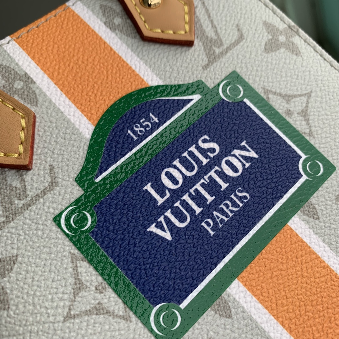 Louis Vuitton Petit Sac Plat -14 x 17 x 5CM Louis Vuitton Petit Sac Plat -14 x 17 x 5CM