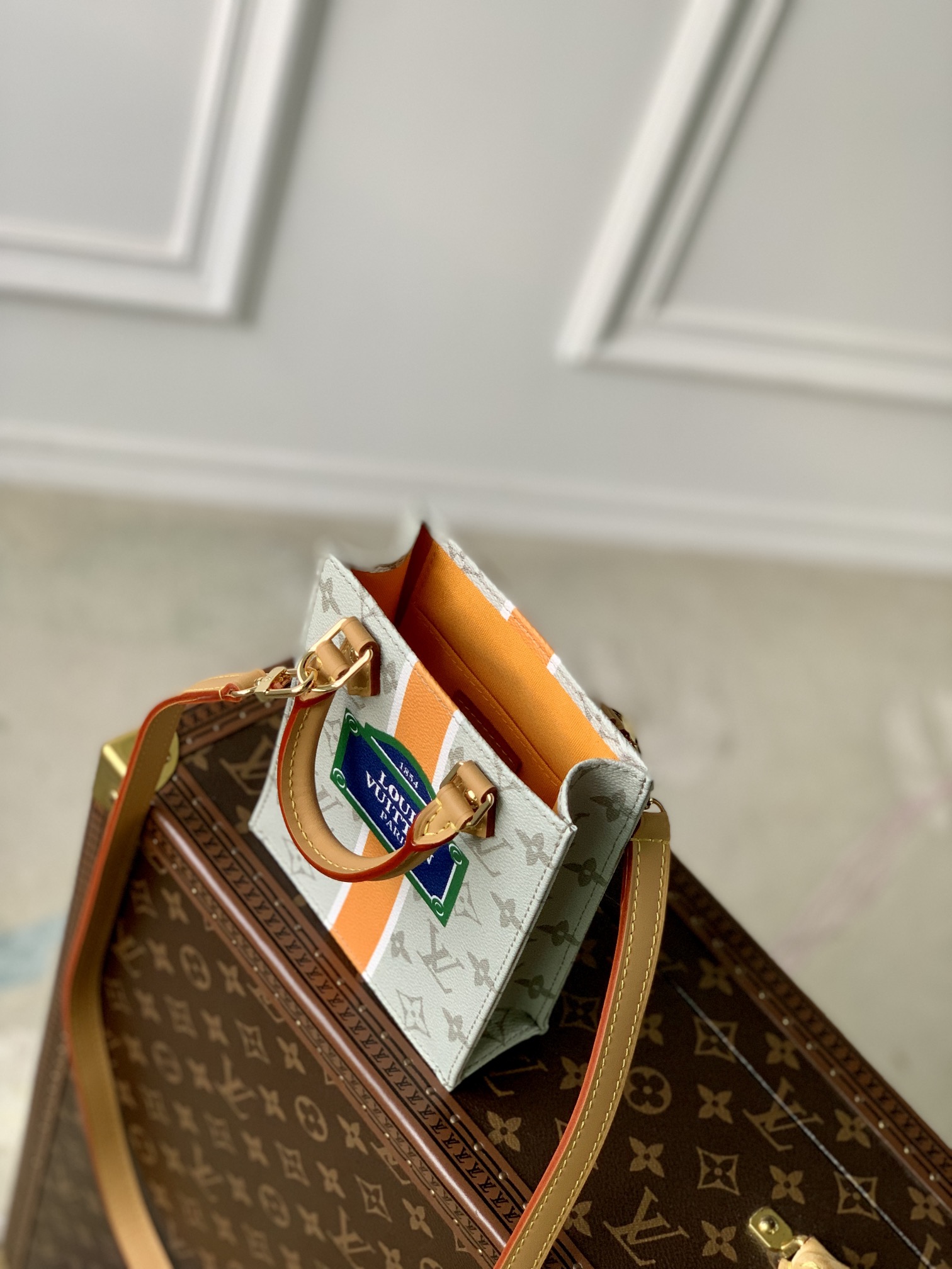 Louis Vuitton Petit Sac Plat -14 x 17 x 5CM Louis Vuitton Petit Sac Plat -14 x 17 x 5CM