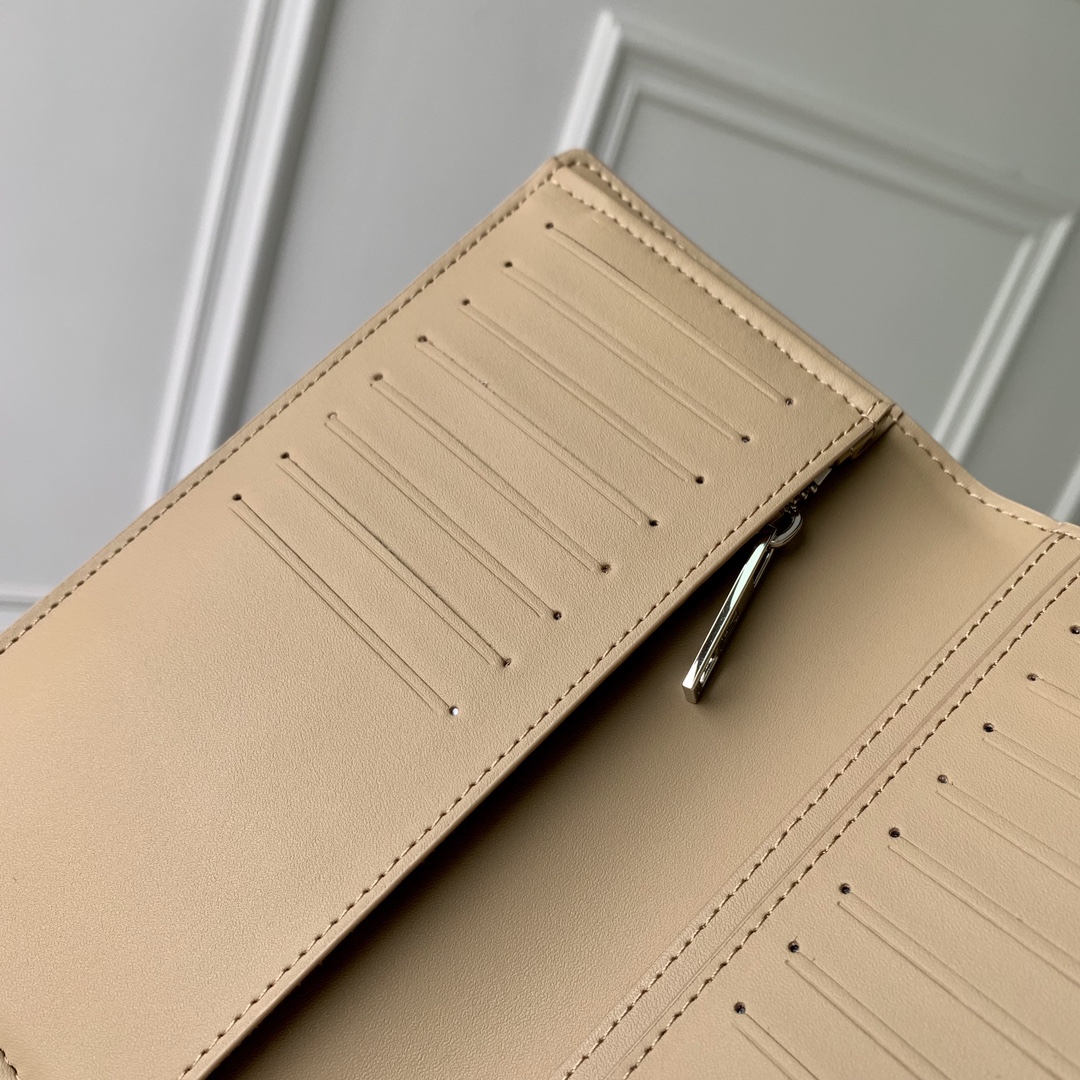 Louis Vuitton Wallet-10*19*2CM