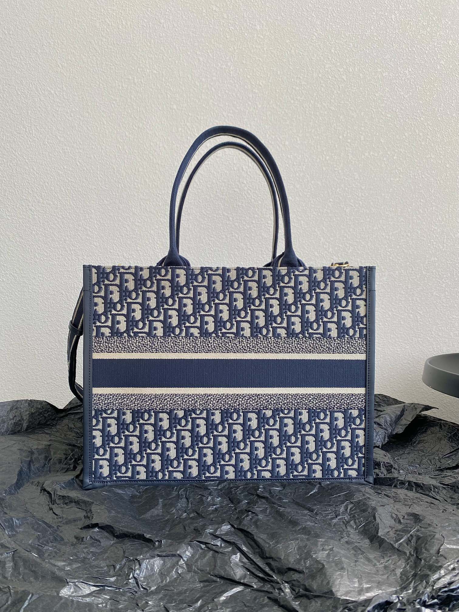 Diro Small Book Tote-36.5CM