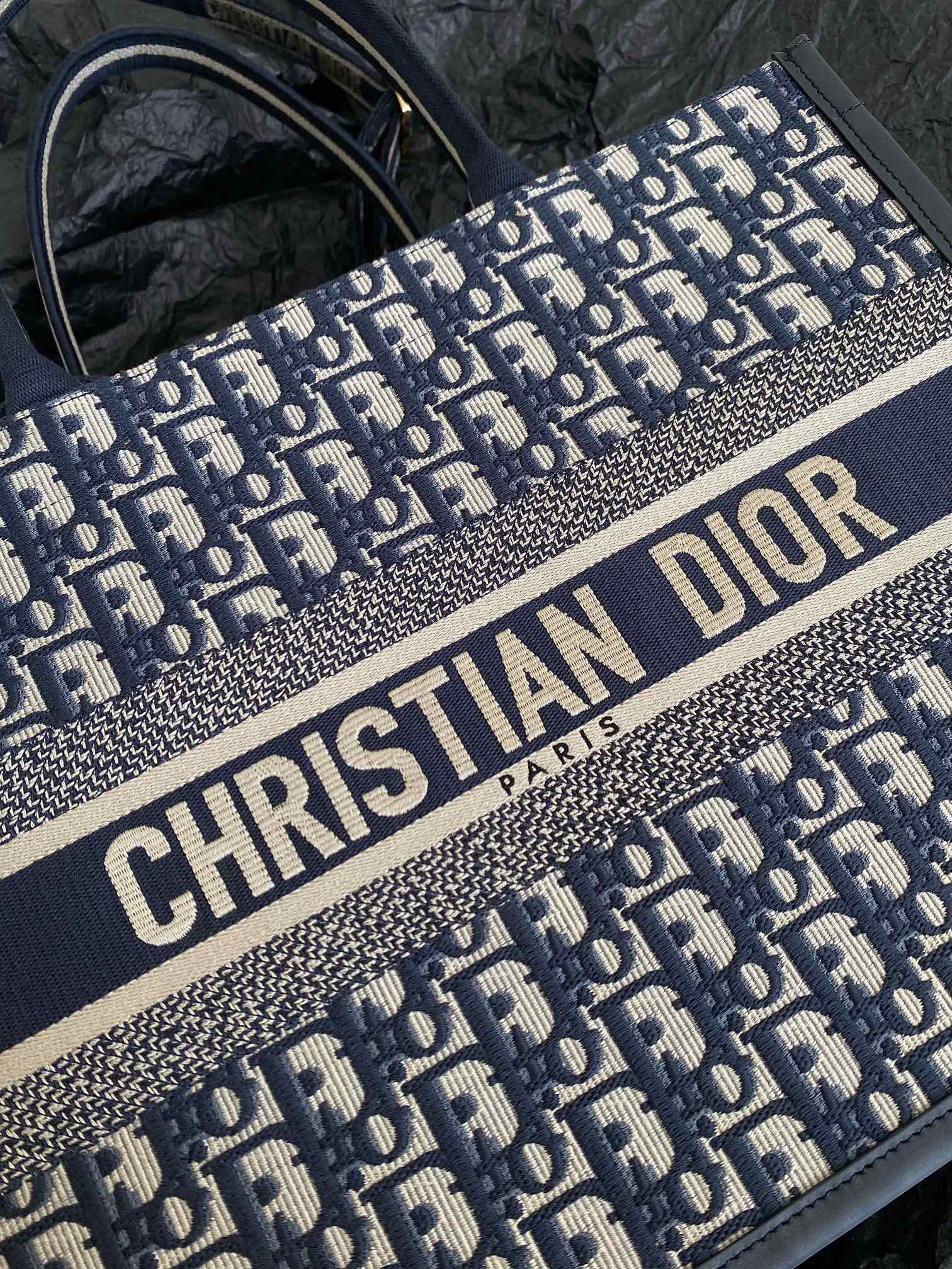 Diro Small Book Tote-36.5CM
