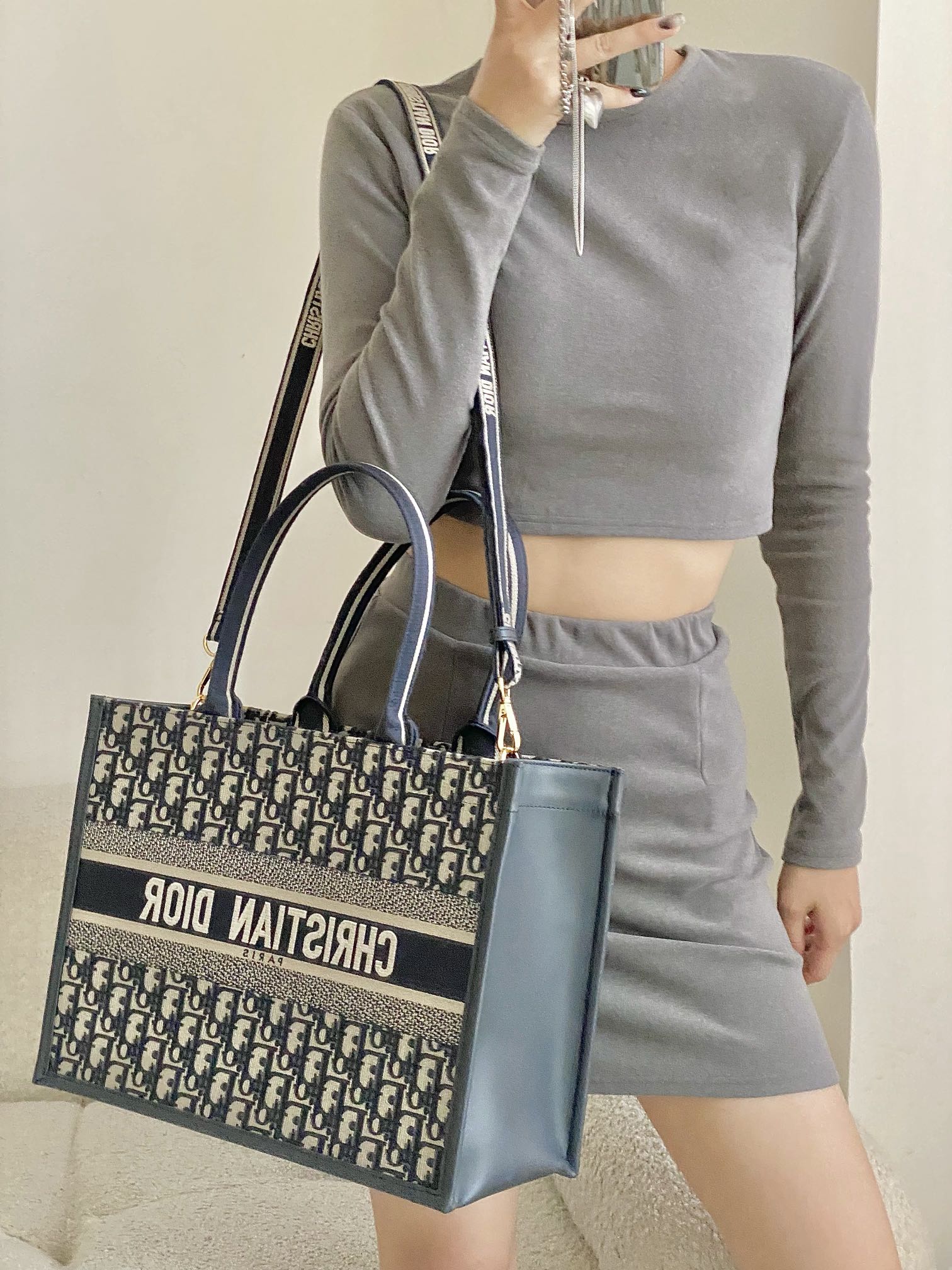 Diro Small Book Tote-36.5CM