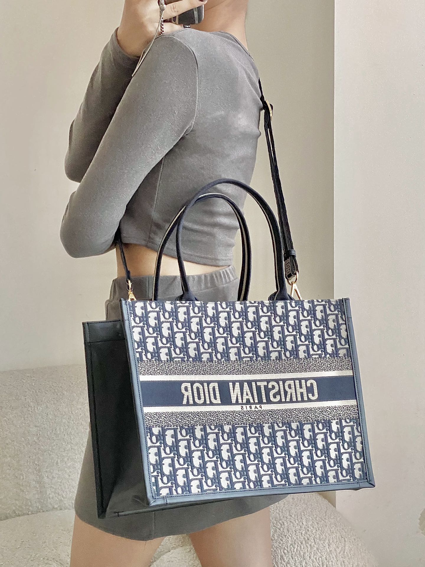 Diro Small Book Tote-36.5CM