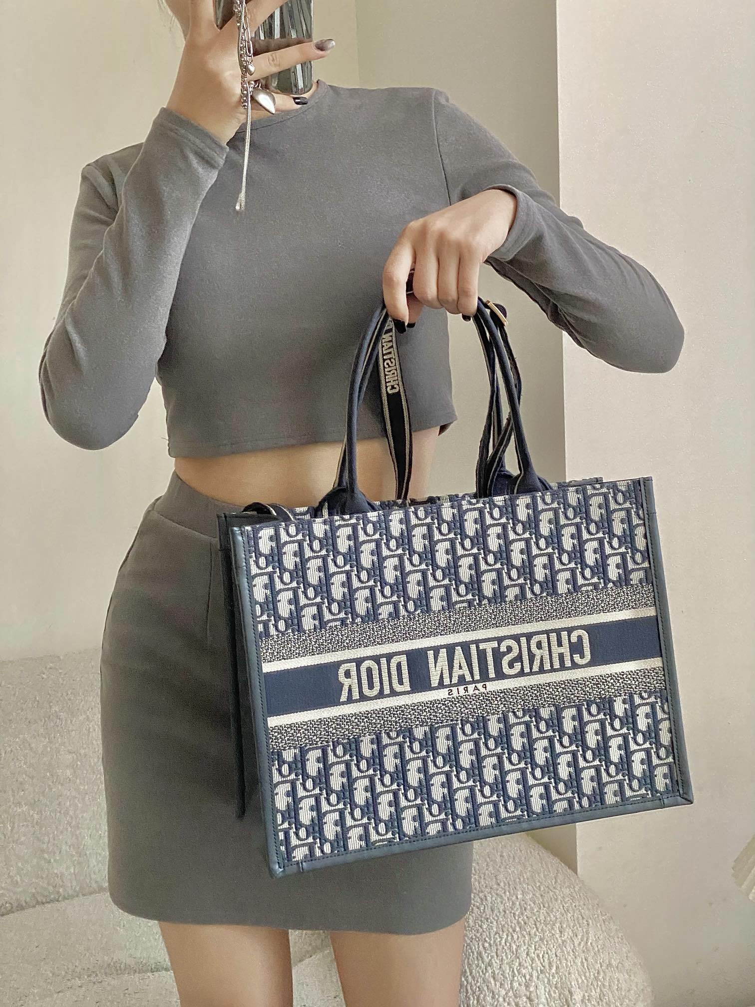 Diro Small Book Tote-36.5CM