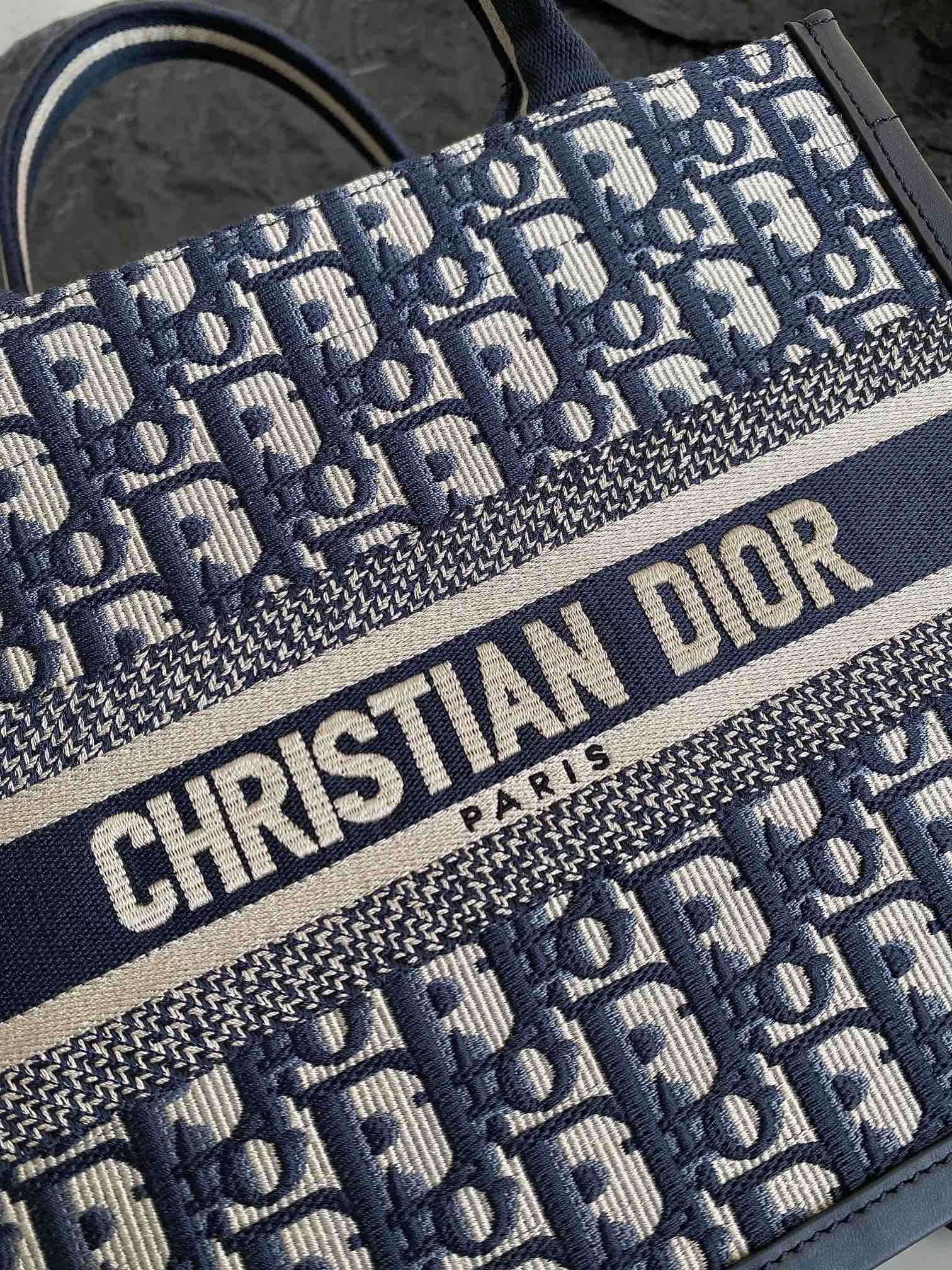 Diro Small Book Tote-26*8*22CM