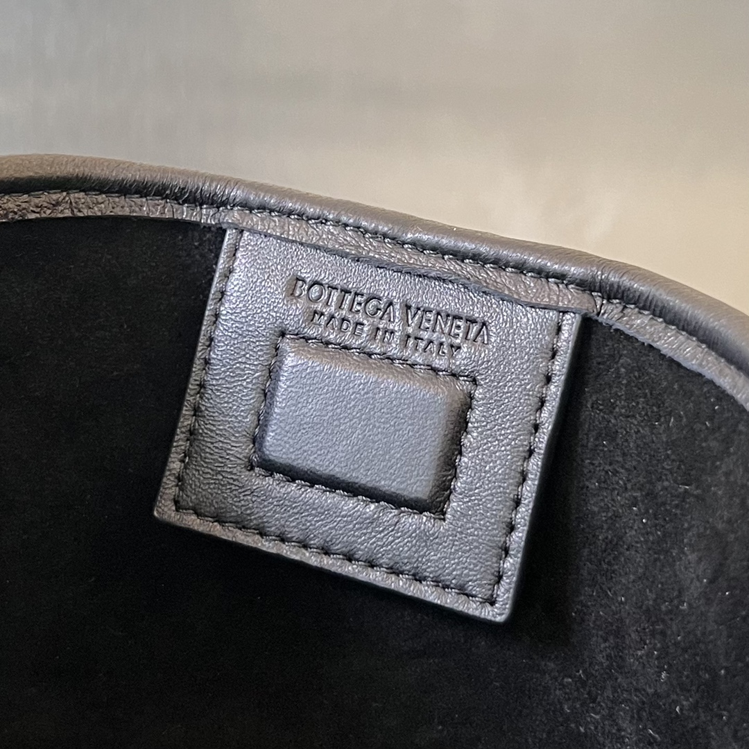 Bottega VenetaSardine Hobo Tote-41x40x10CM