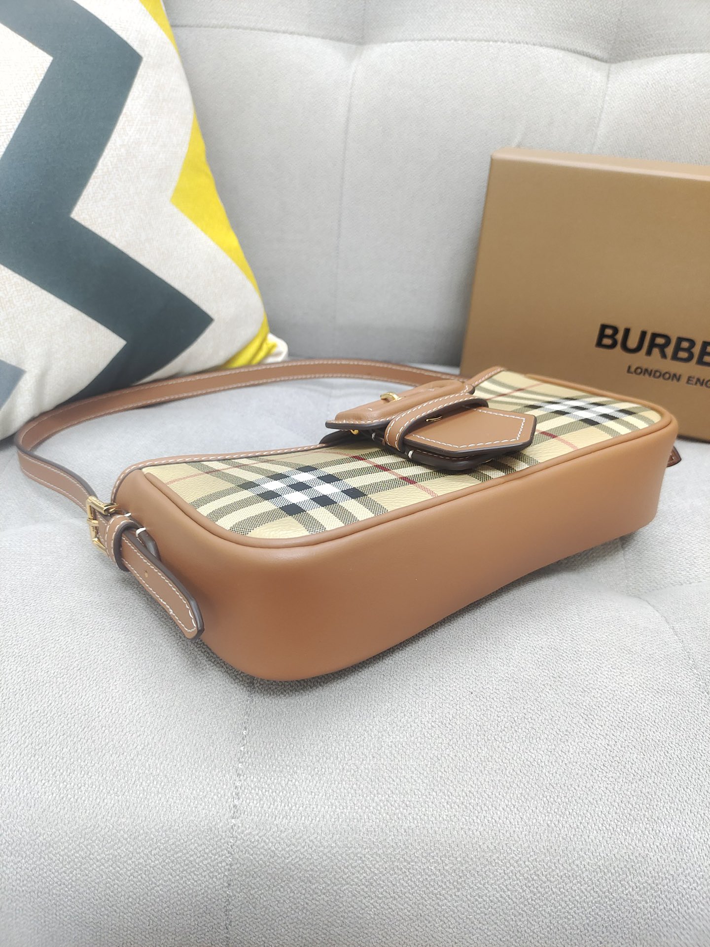 Burberry Hobo Bag-26×6×12CM