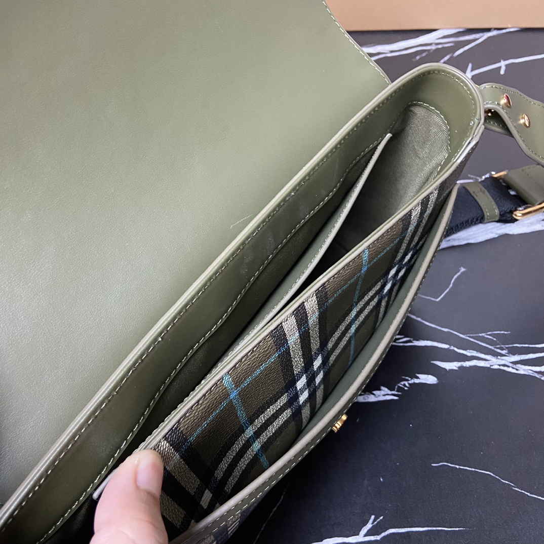 Burberry Crossbody Bag-25 x 8.5 x 18CM