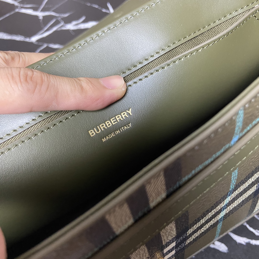 Burberry Crossbody Bag-25 x 8.5 x 18CM