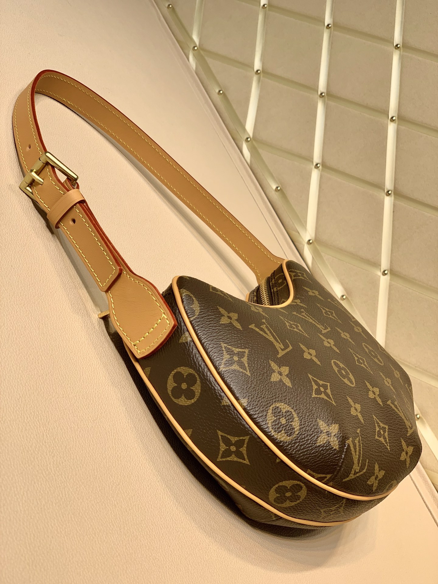 Louis Vuitton Pochette Croissant-26✖️13CM
