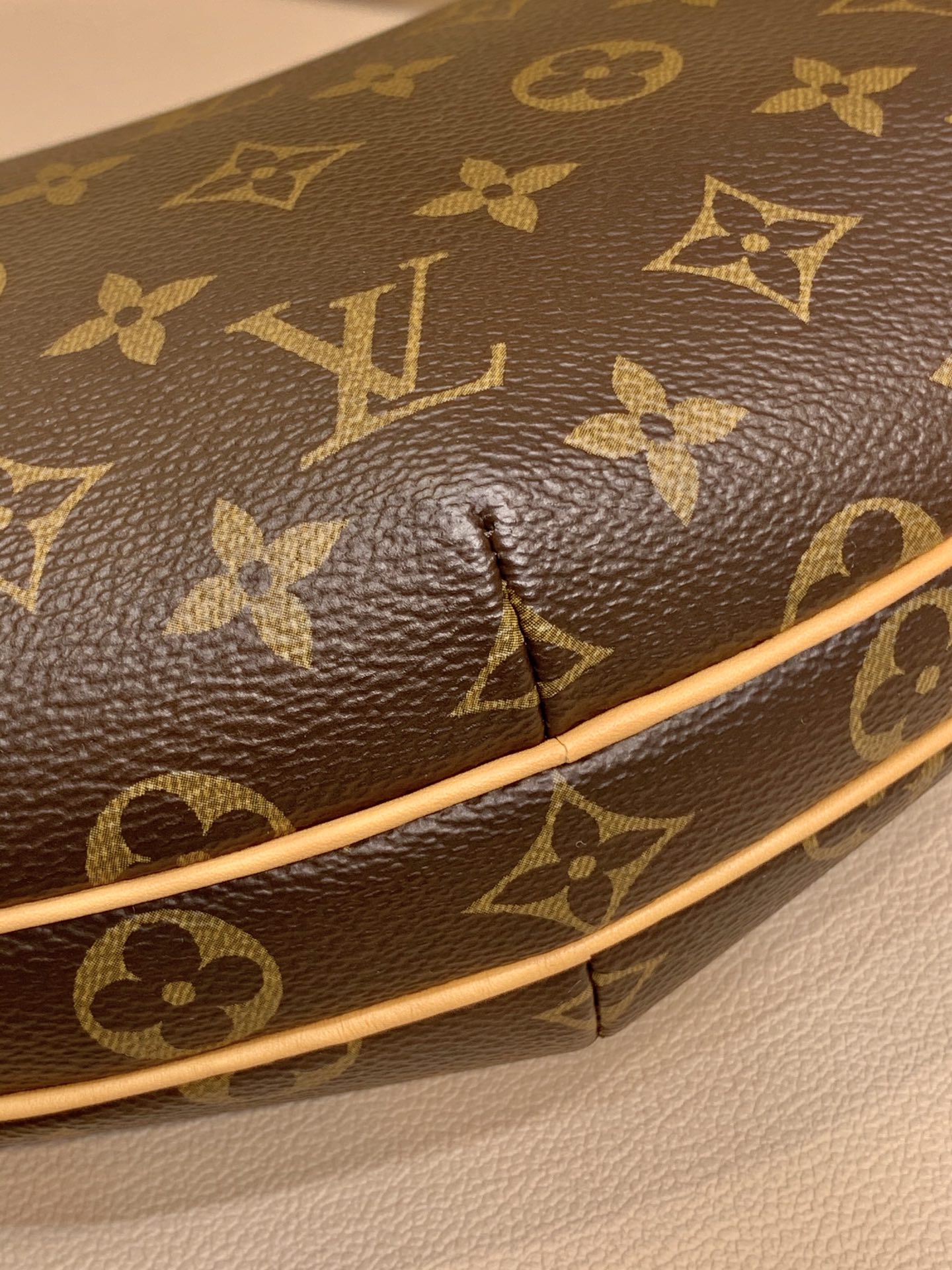 Louis Vuitton Pochette Croissant-26✖️13CM