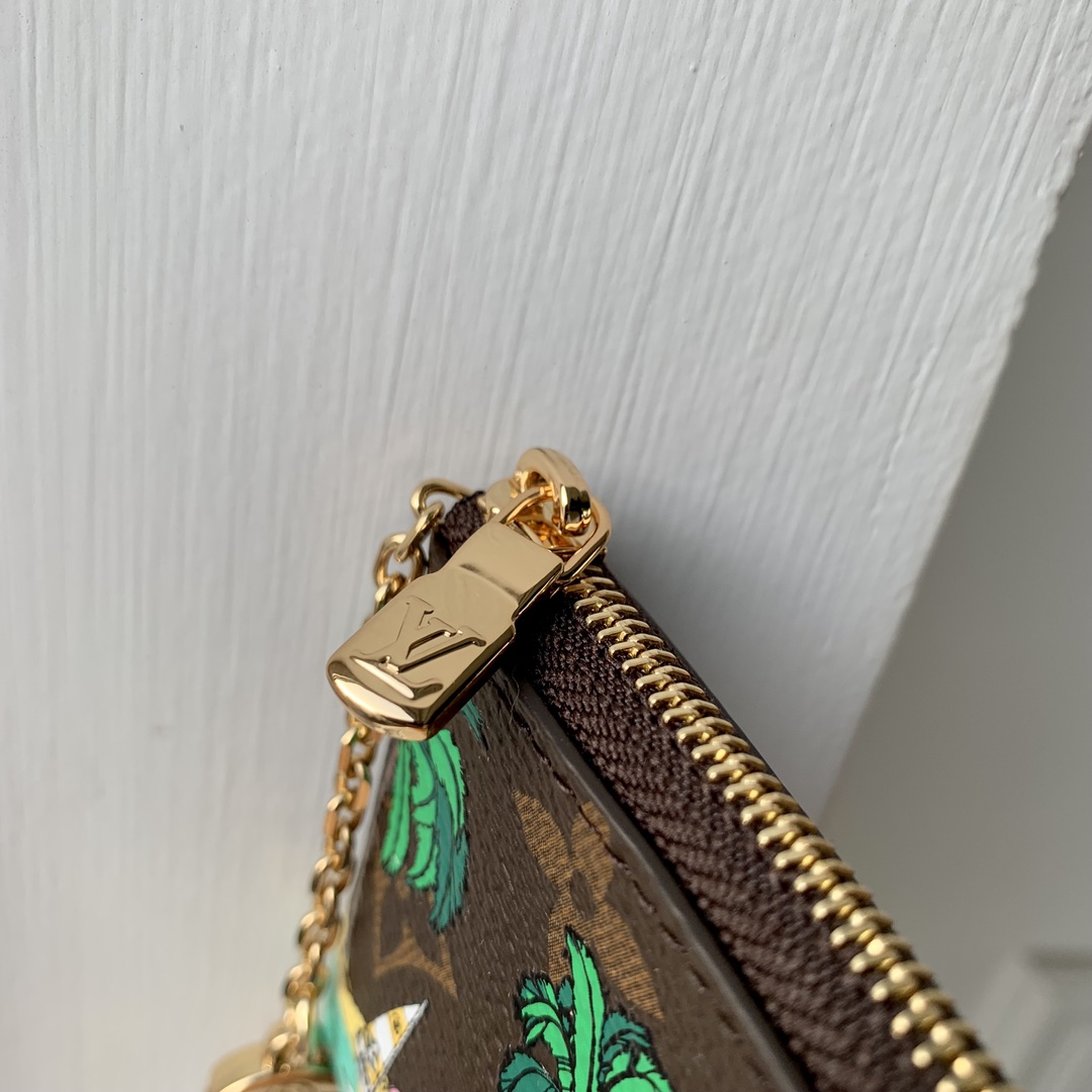 Louis Vuitton Wallet M82615-12*7CM