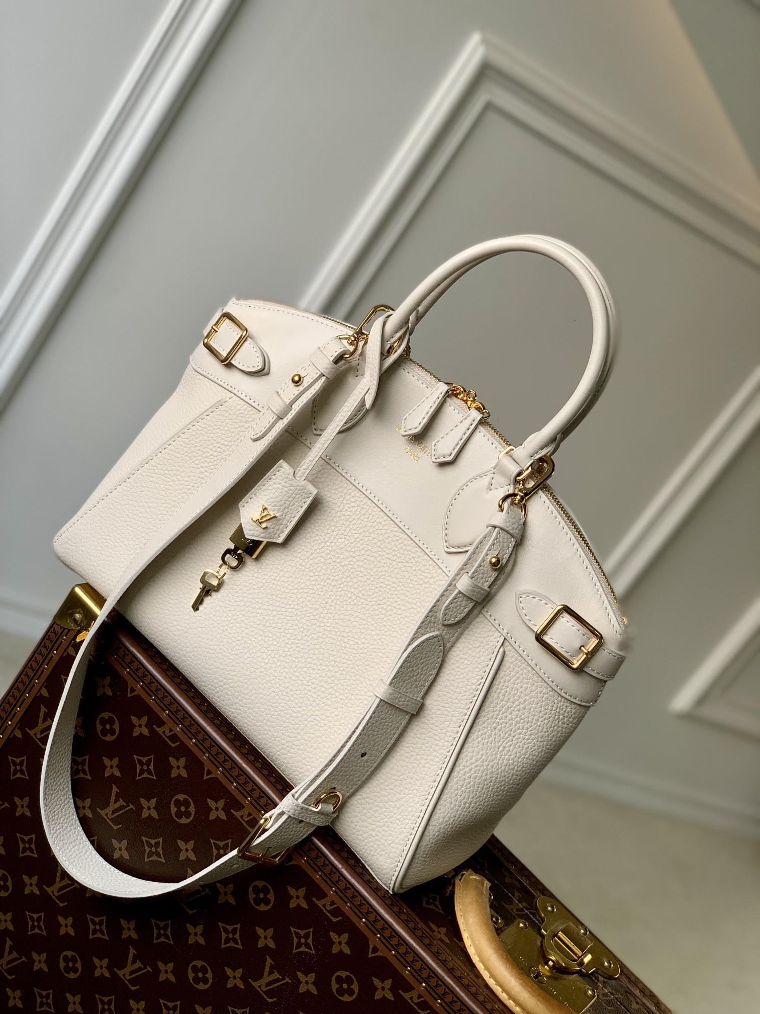 Louis Vuitton Lock It Tote MM-36×29×15CM