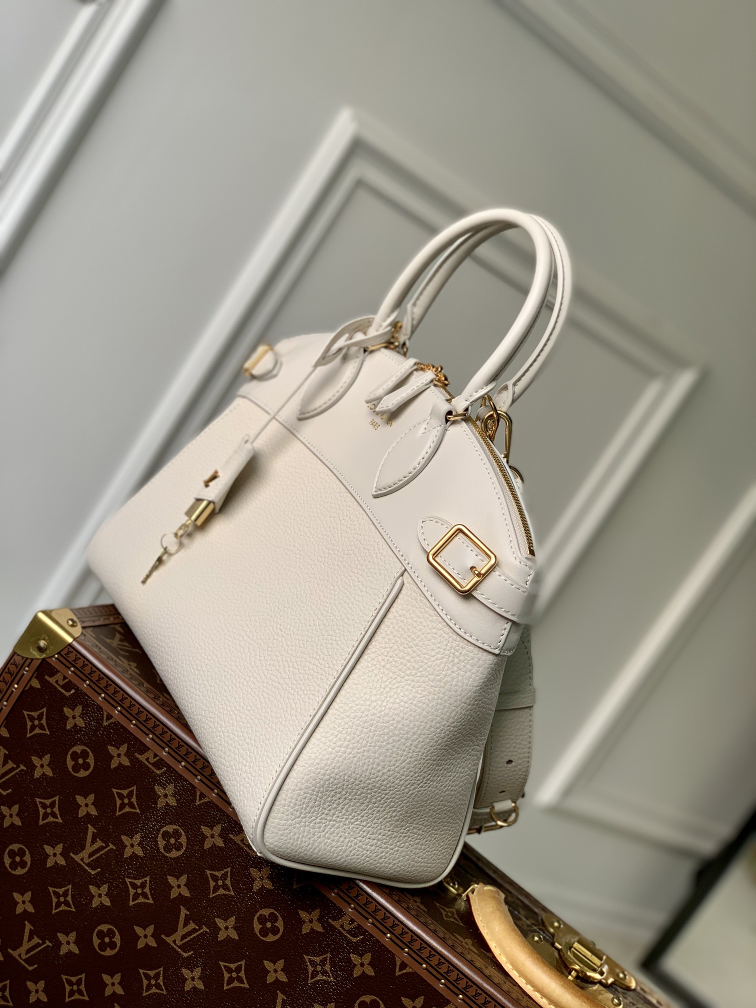 Louis Vuitton Lock It Tote MM-36×29×15CM Louis Vuitton Lock It Tote MM-36×29×15CM