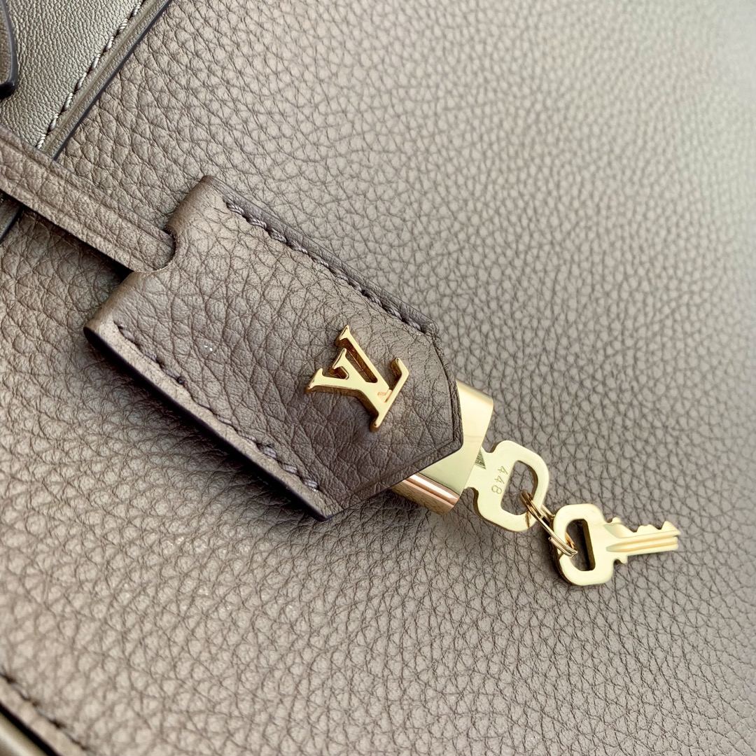 Louis Vuitton Lock It Tote MM-36×29×15CM Louis Vuitton Lock It Tote MM-36×29×15CM