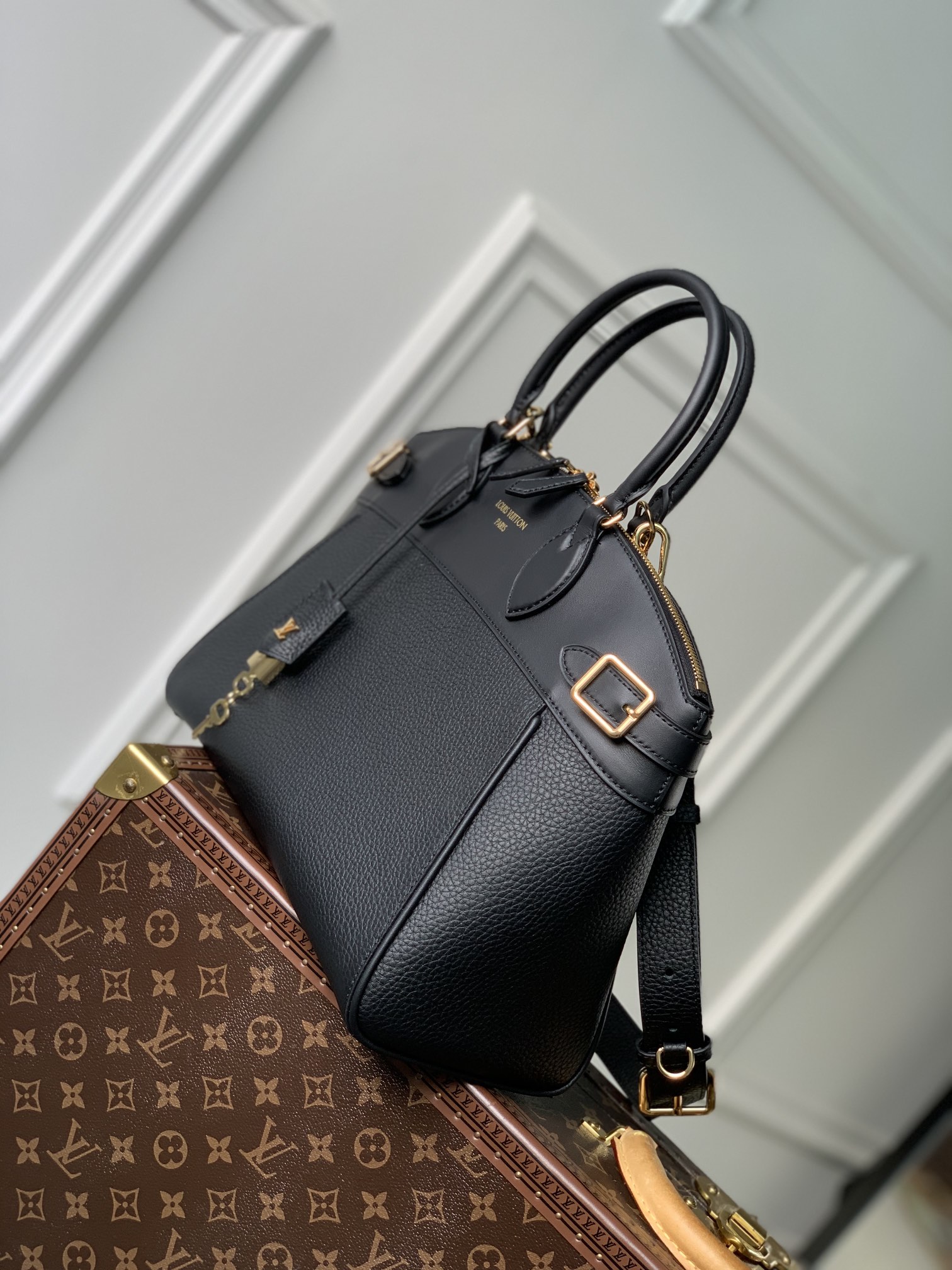 Louis Vuitton Lock It Tote MM-36×29×15CM