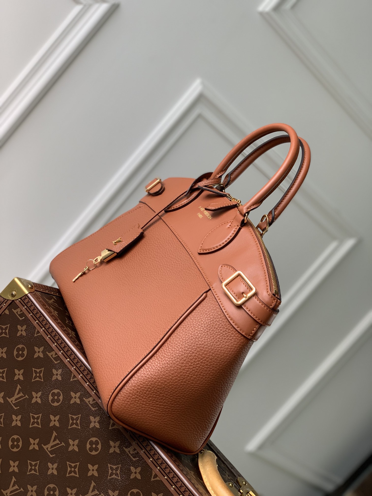 Louis Vuitton Lock It Tote MM-36×29×15CM Louis Vuitton Lock It Tote MM-36×29×15CM