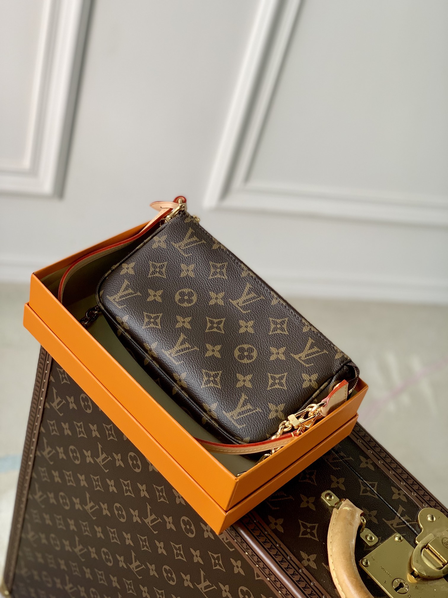 Louis Vuitton Pochette Accessoire-23.5 x 13.5 x 4CM