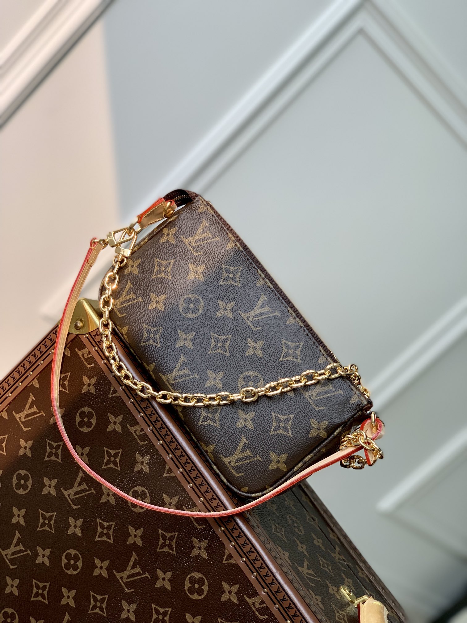 Louis Vuitton Pochette Accessoire-23.5 x 13.5 x 4CM
