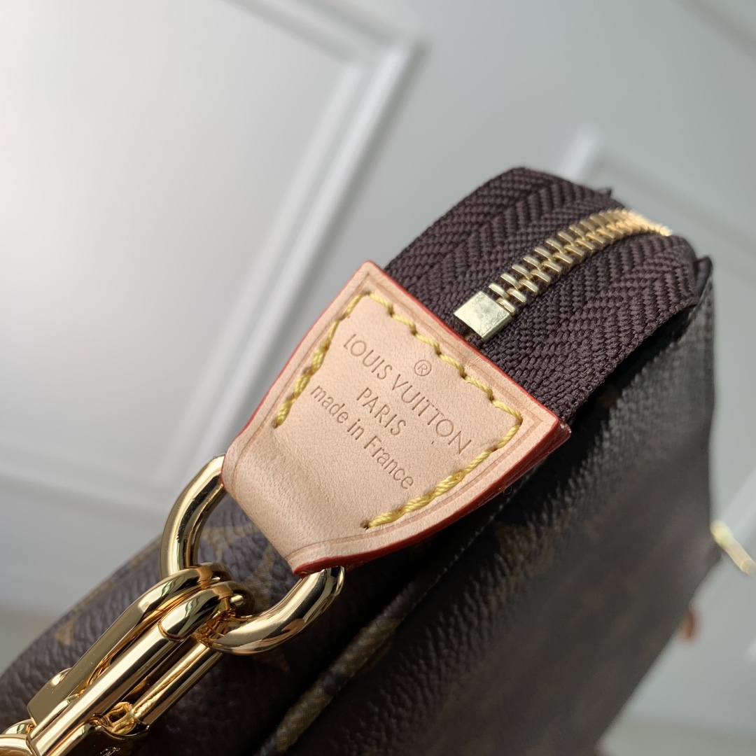 Louis Vuitton Pochette Accessoire-23.5 x 13.5 x 4CM