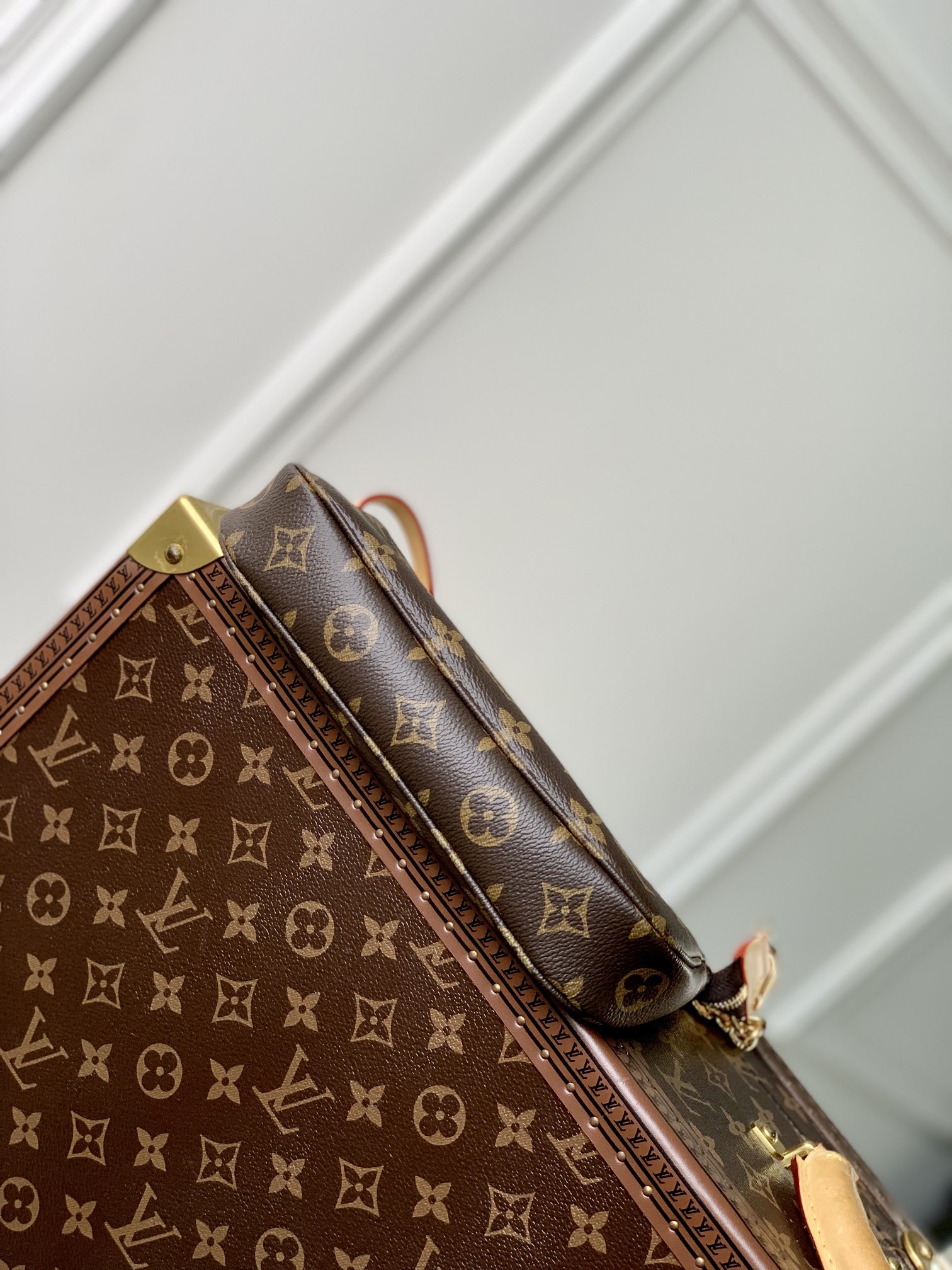 Louis Vuitton Pochette Accessoire-23.5 x 13.5 x 4CM