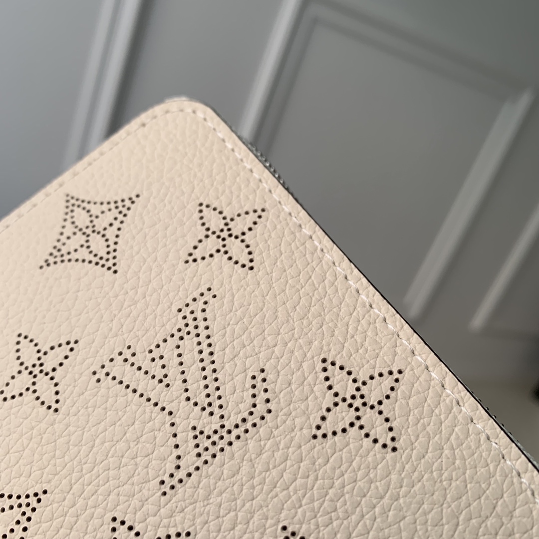 Louis Vuitton Wallet-M81558-11.5 x 10.5 x 2CM