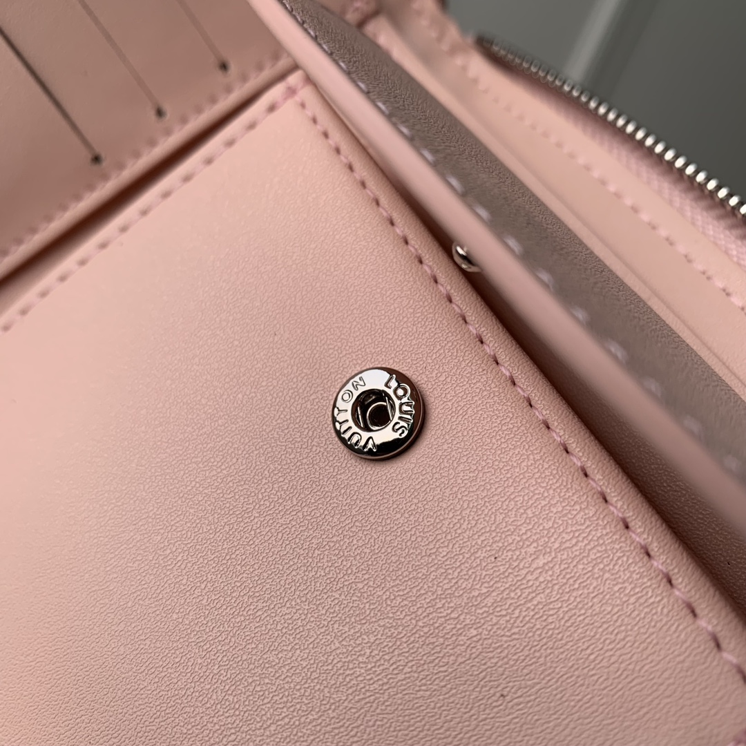 Louis Vuitton Wallet-M81558-11.5 x 10.5 x 2CM