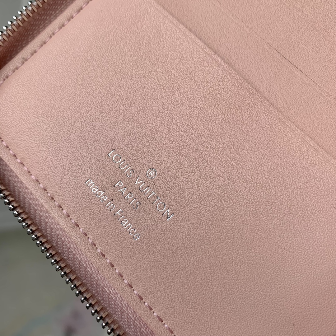 Louis Vuitton Wallet-M81558-11.5 x 10.5 x 2CM