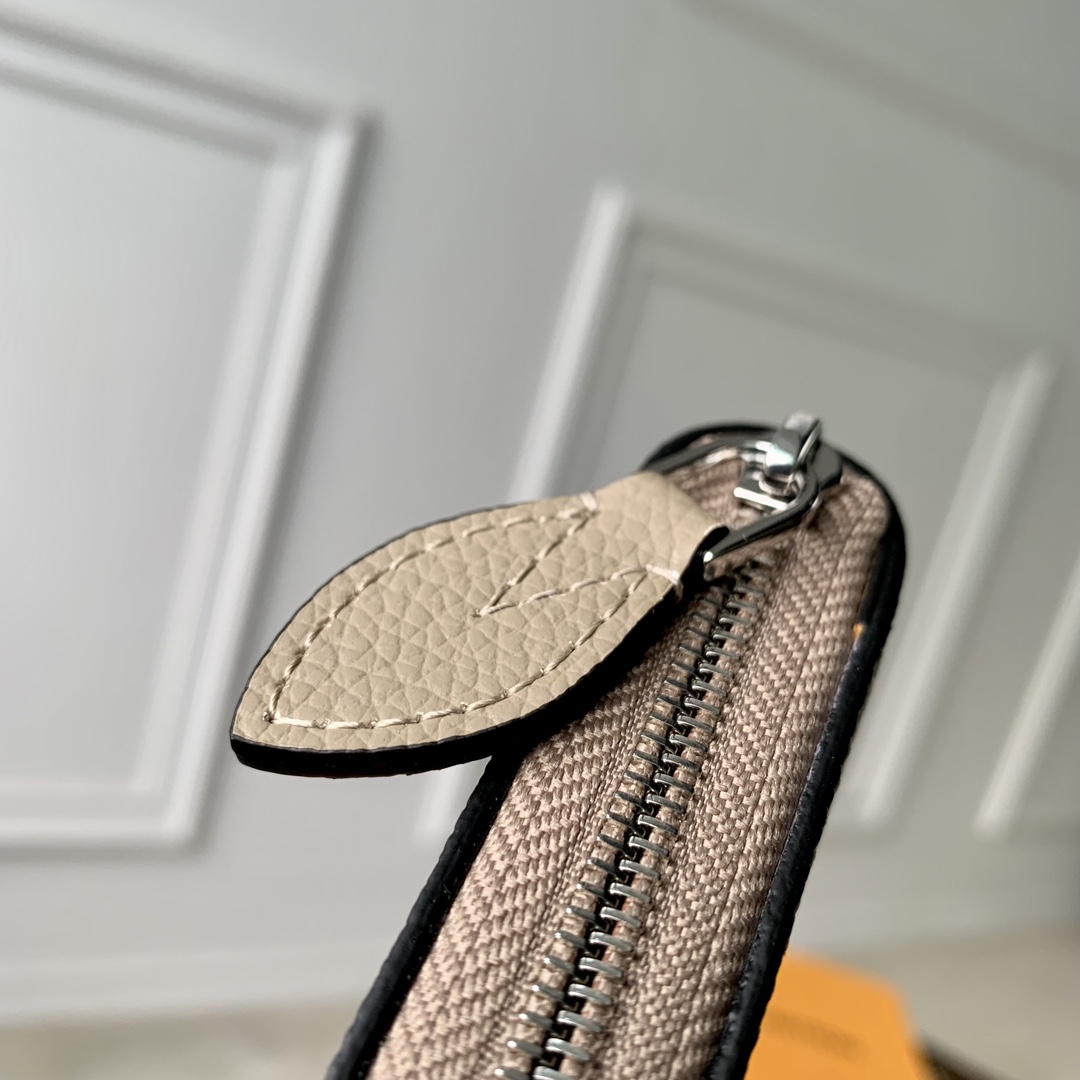 Louis Vuitton Wallet-M81558-11.5 x 10.5 x 2CM