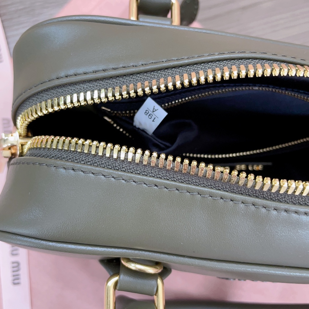 MiuMiu Bowling Bag-27X12X9CM