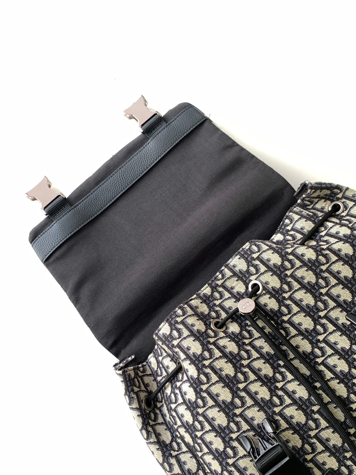 Diro Explorer Backpack-31 x 42.5 x 14.5 CM