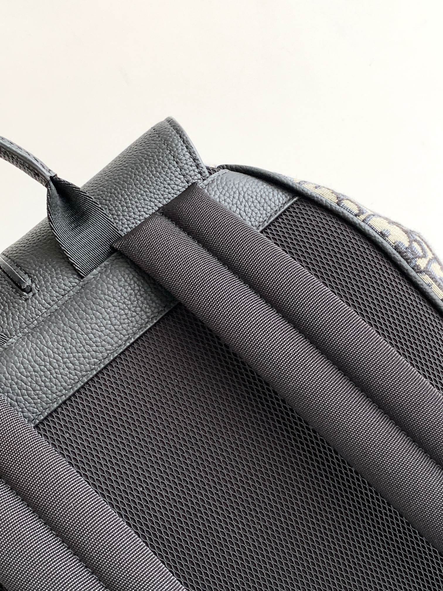 Diro Motion Backpack-31*38*11CM