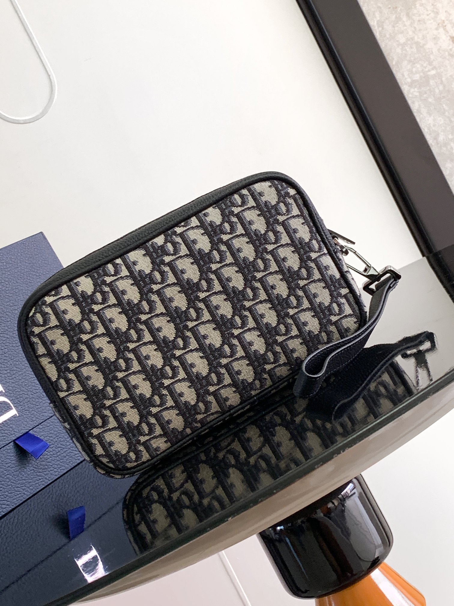 Diro Pouch-24 x 15.5 x 5.5CM