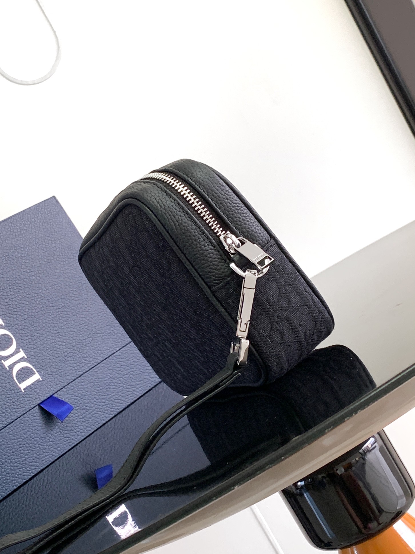 Diro Pouch-24 x 15.5 x 5.5CM
