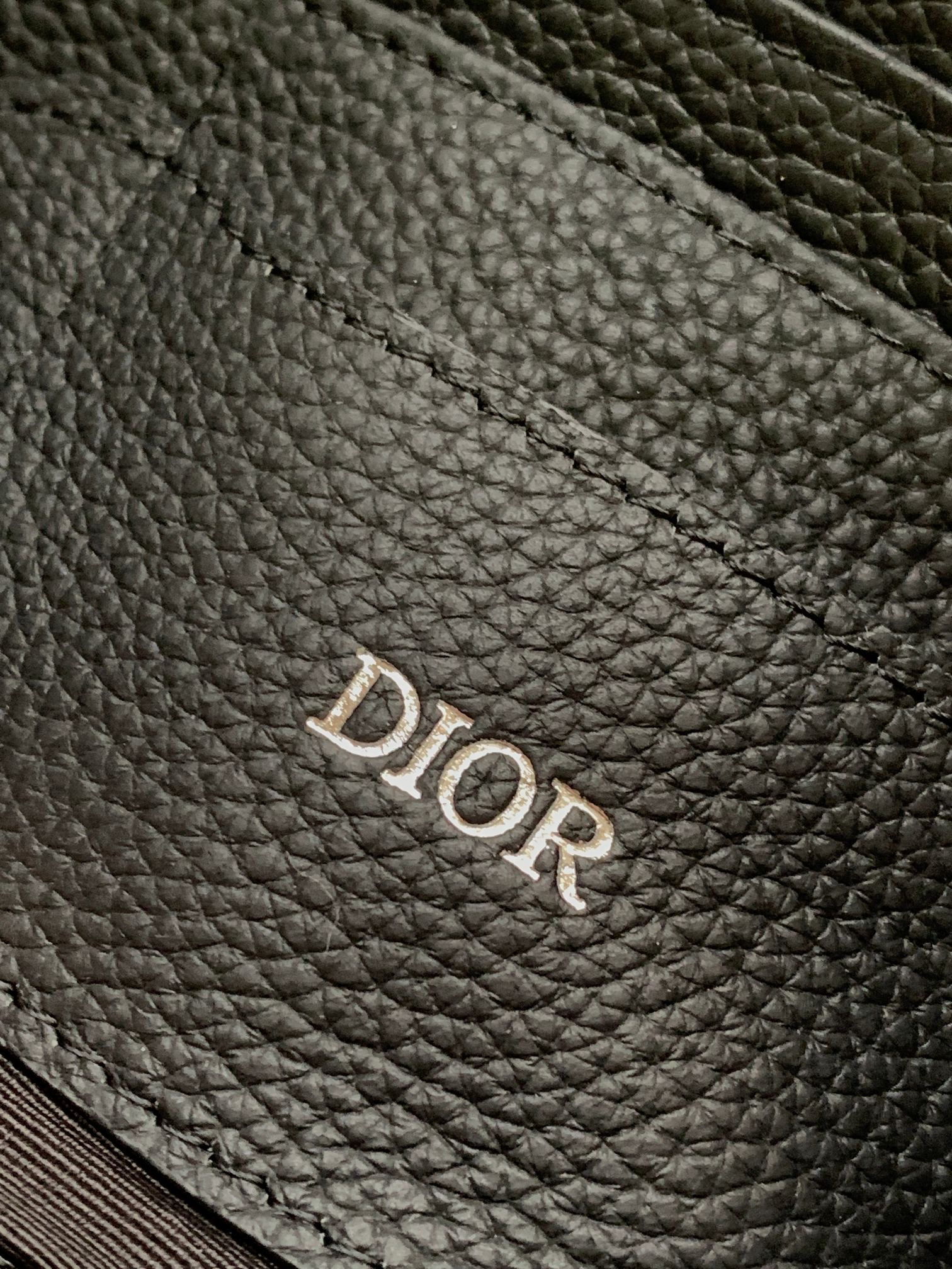 Diro Pouch-24 x 15.5 x 5.5CM Diro Pouch-24 x 15.5 x 5.5CM