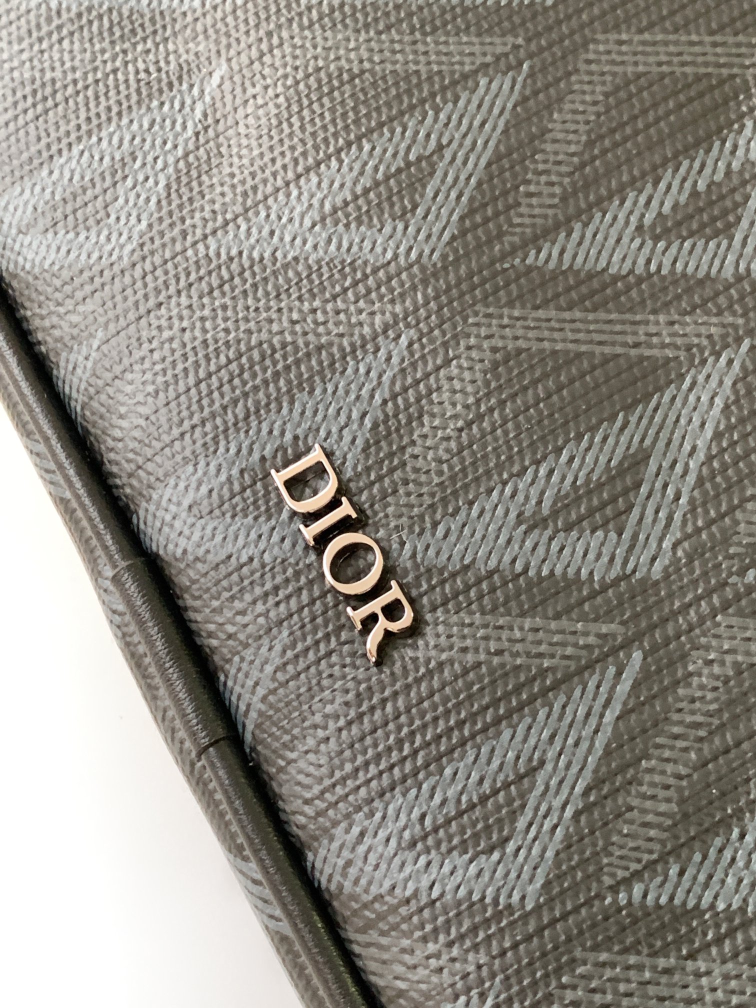 Diro Pouch-24 x 15.5 x 5.5CM Diro Pouch-24 x 15.5 x 5.5CM